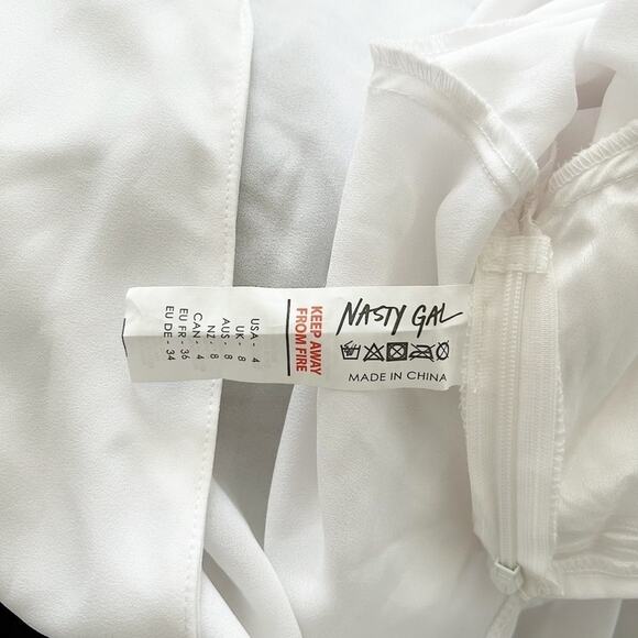 NWT Nasty Gal White O-Ring Detail Blouson Sleeve V-Neck Crop Top Size 4 - Picture 7 of 7